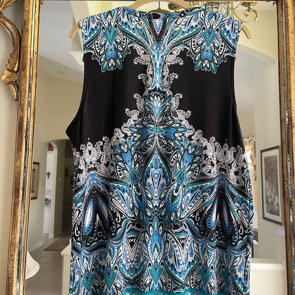 I.N.C.  zipper front V neck tank top, aqua/black/white print. Size Large - Picture 3 of 6